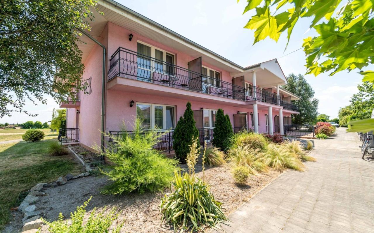 Apartmany Karmon Park Veľký Meder 외부 사진